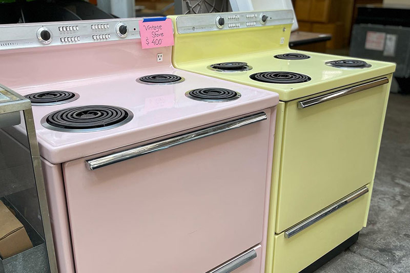 retail-pink-yellow-stove